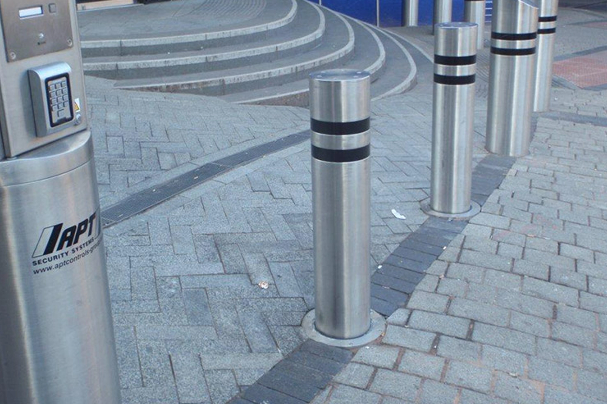 Automatic Bollard Barrier1