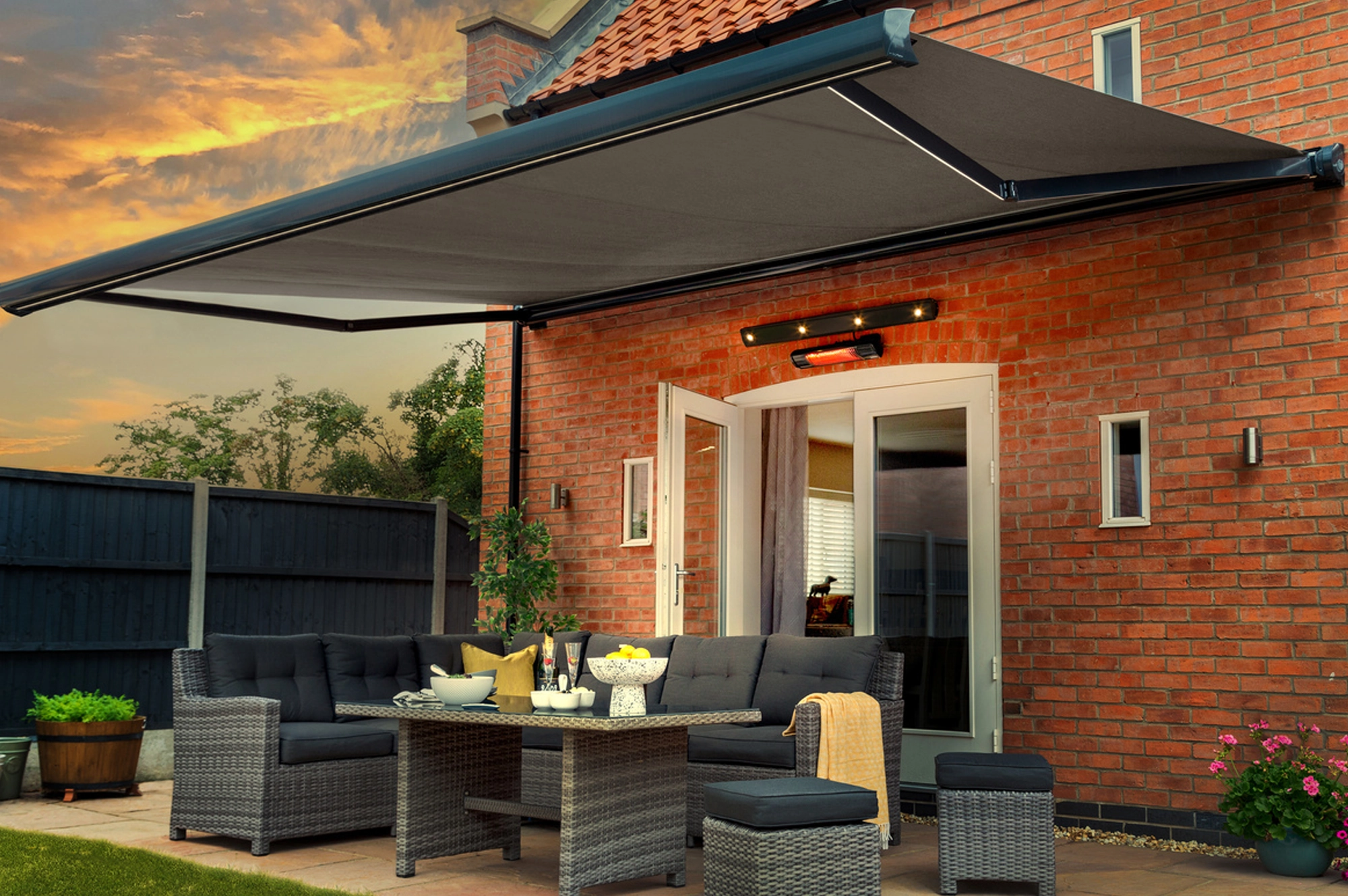Full-Box Electric Awning 1