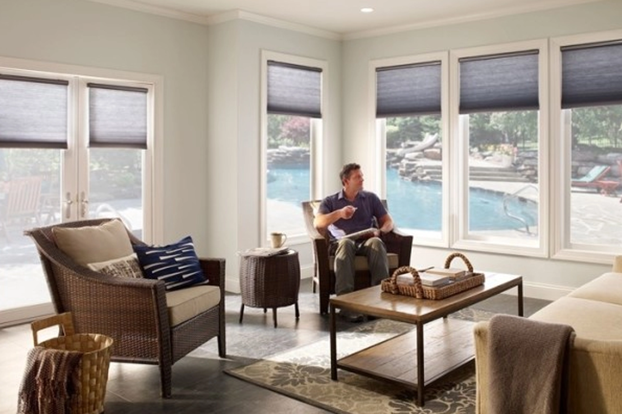 Motorized Roller Shade2
