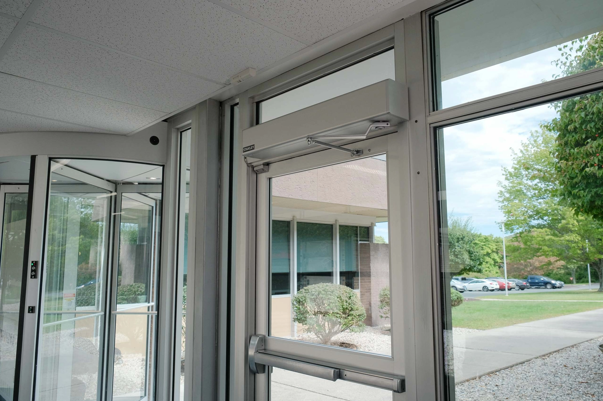 swing automatic door 2